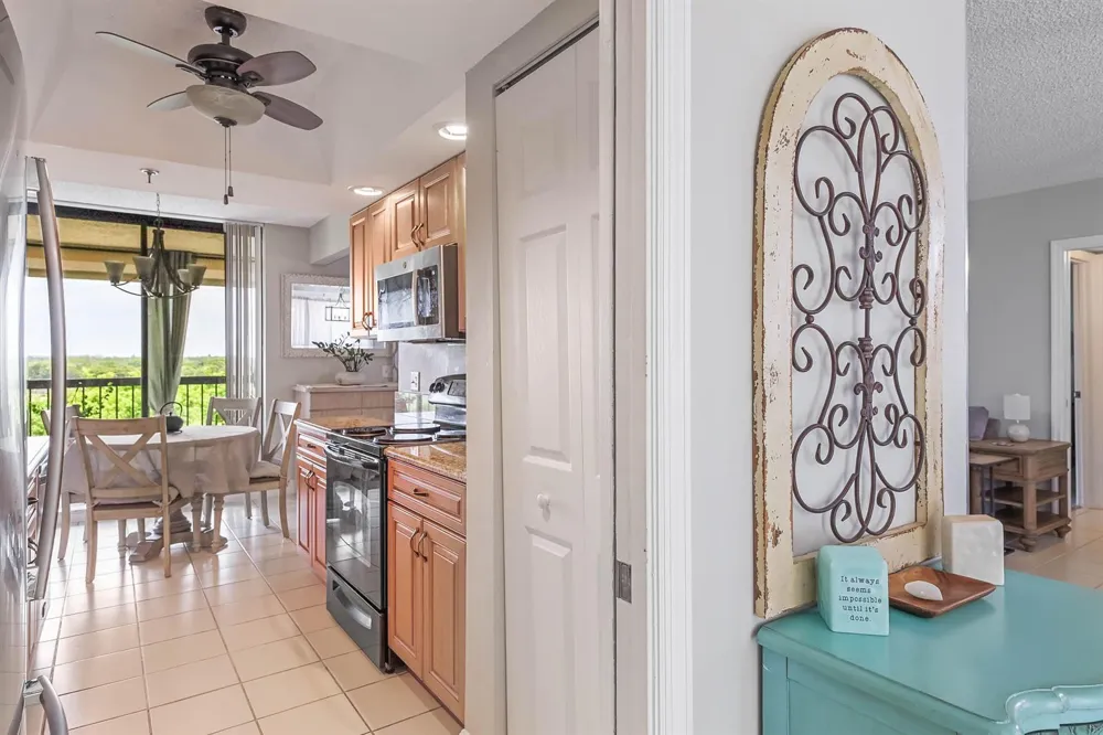 5279 S FOUNTAINS DRIVE S #703 Lake Worth, FL 33467