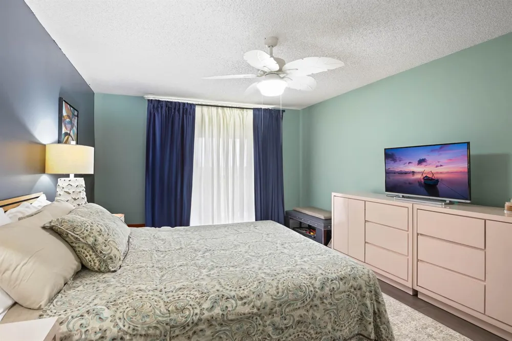 5279 S FOUNTAINS DRIVE S #703 Lake Worth, FL 33467