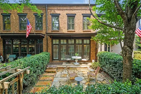 729 Hammond Drive