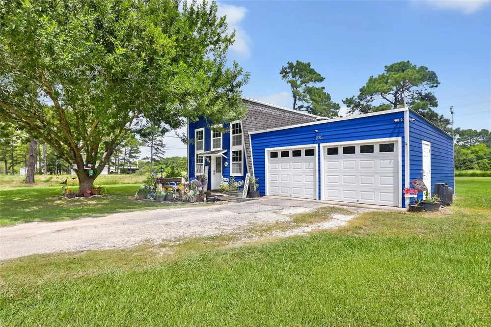 275 Commerce Lane Highlands, TX 77562