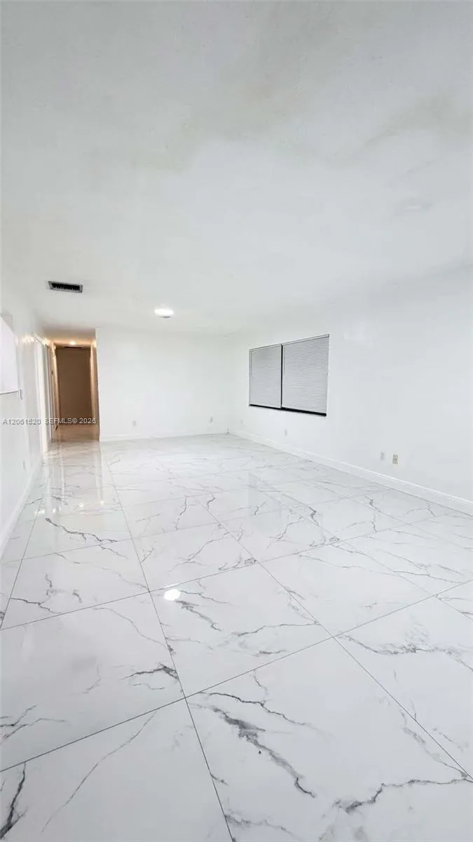 637 SW 1st St #n/a Hallandale Beach, FL 33009