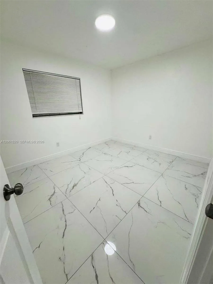 637 SW 1st St #n/a Hallandale Beach, FL 33009