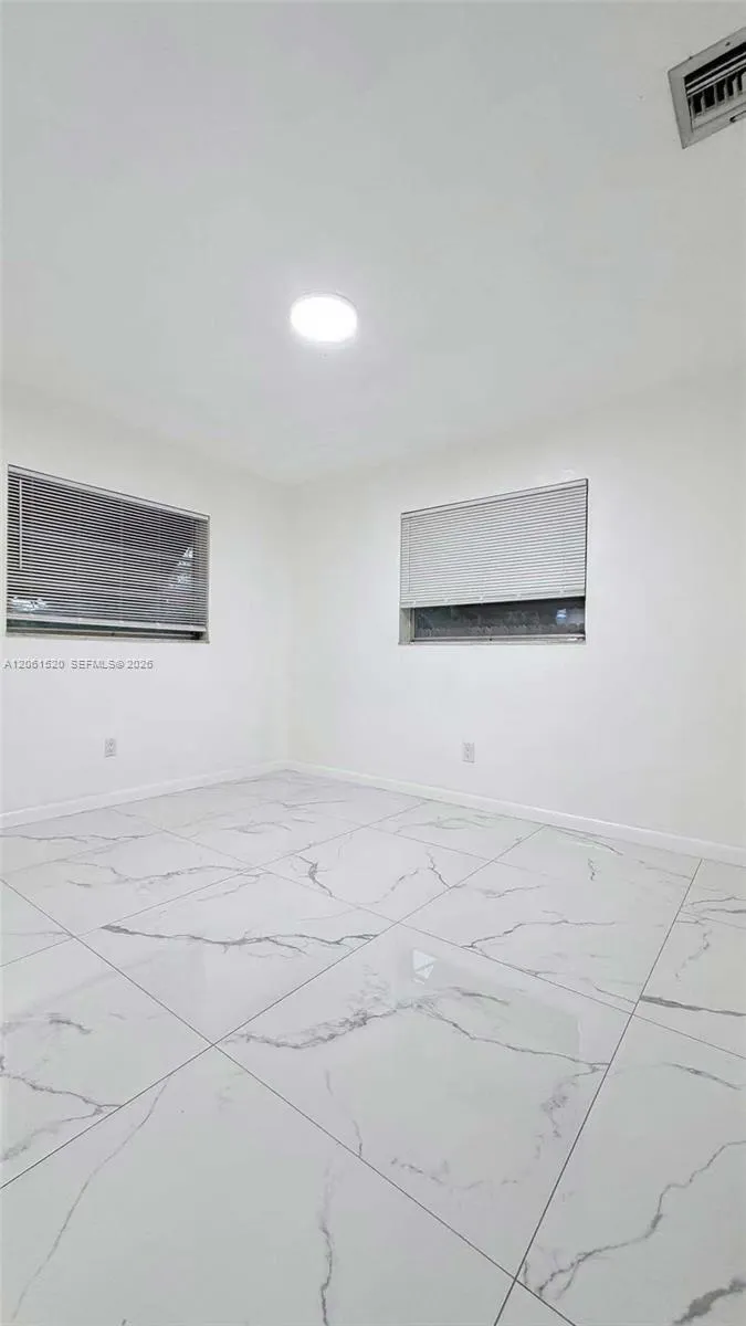 637 SW 1st St #n/a Hallandale Beach, FL 33009