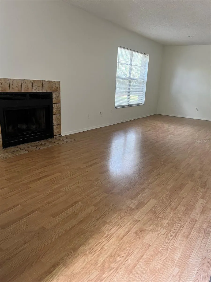 14308 HANGING MOSS CIRCLE #102 Tampa, FL 33613