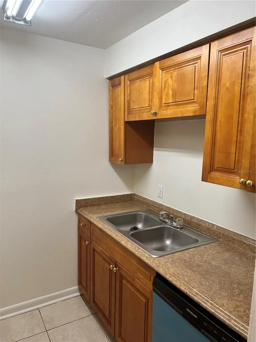 14308 HANGING MOSS CIRCLE #102 Tampa, FL 33613