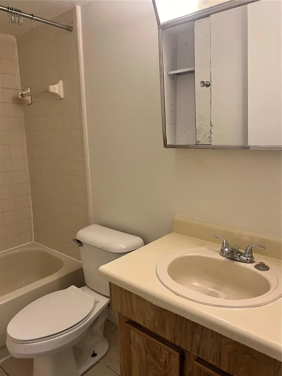 14308 HANGING MOSS CIRCLE #102 Tampa, FL 33613