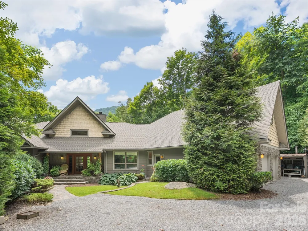 515 Flying Hawk Trail Waynesville, NC 28786