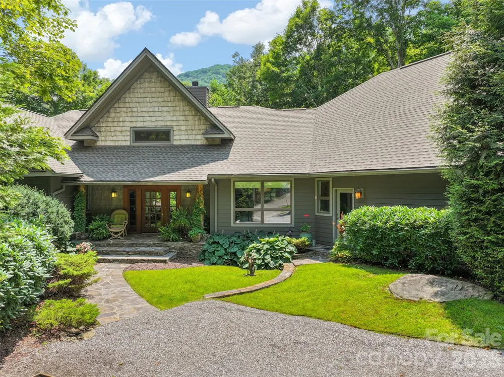 515 Flying Hawk Trail Waynesville, NC 28786