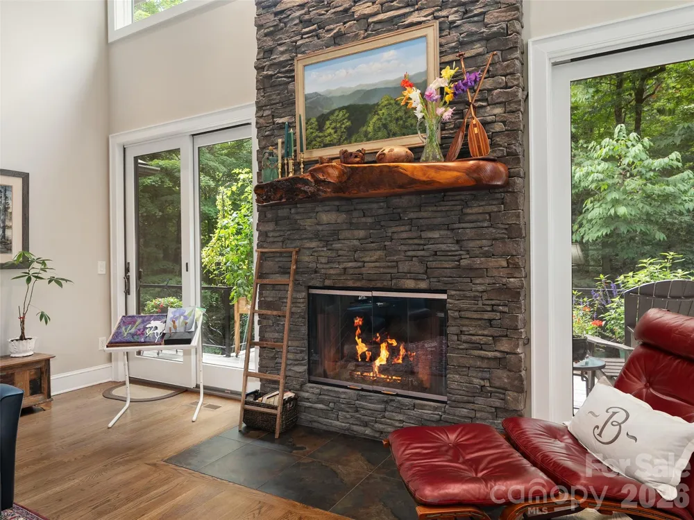 515 Flying Hawk Trail Waynesville, NC 28786