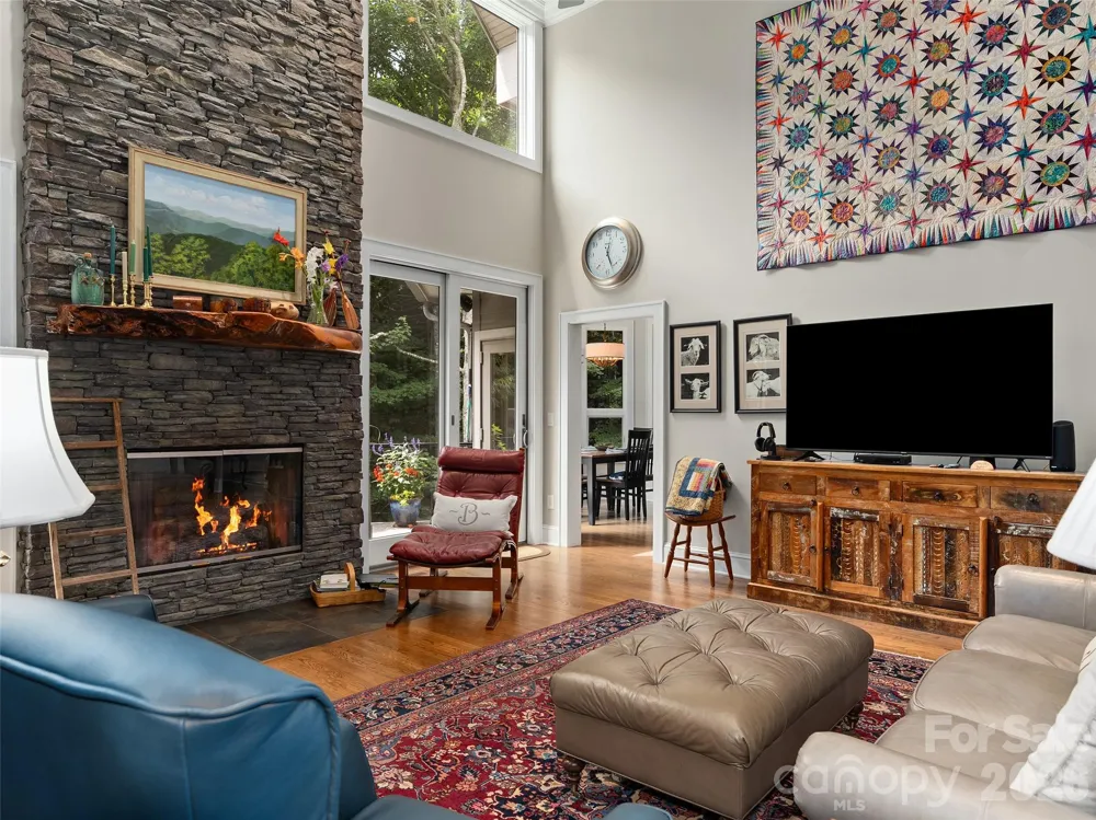515 Flying Hawk Trail Waynesville, NC 28786