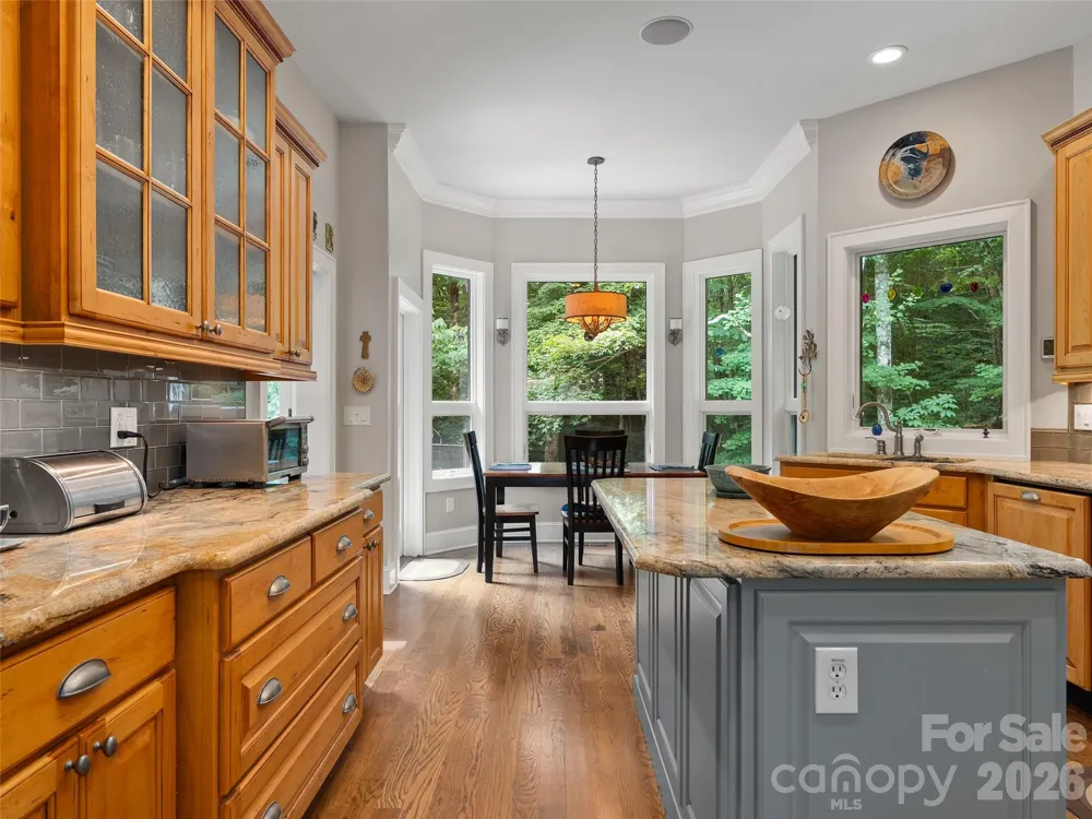 515 Flying Hawk Trail Waynesville, NC 28786