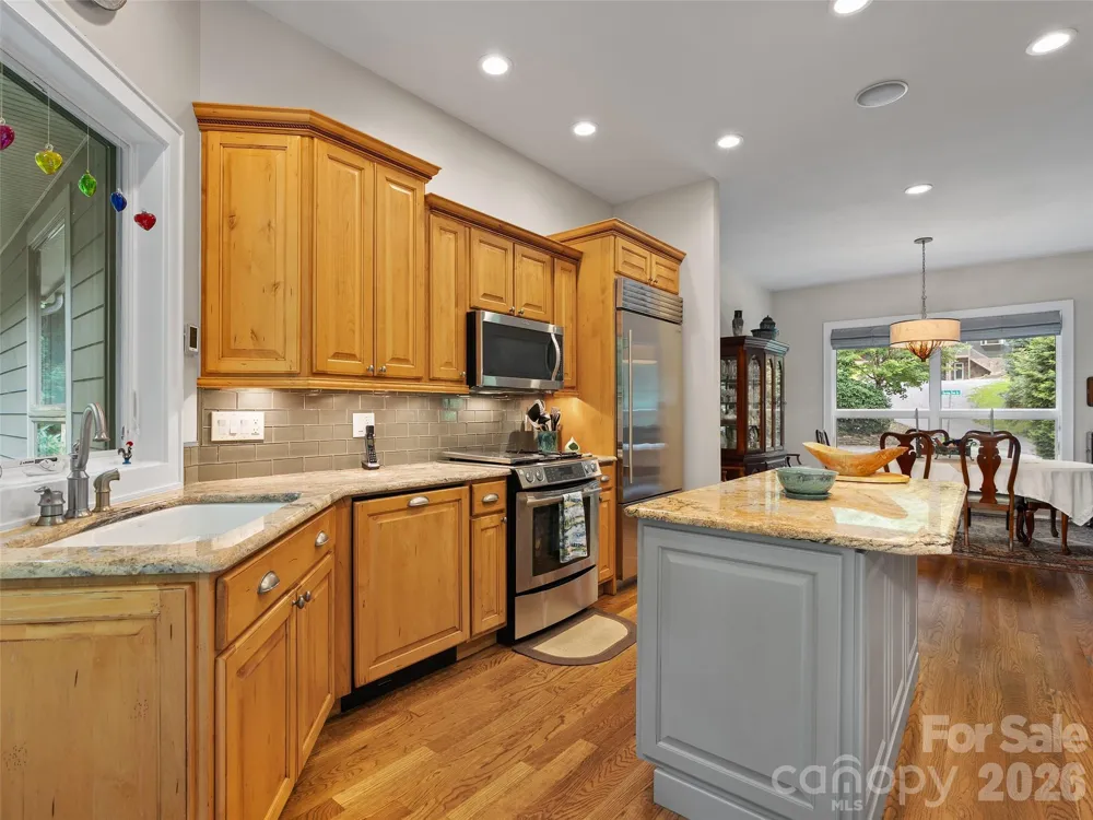 515 Flying Hawk Trail Waynesville, NC 28786