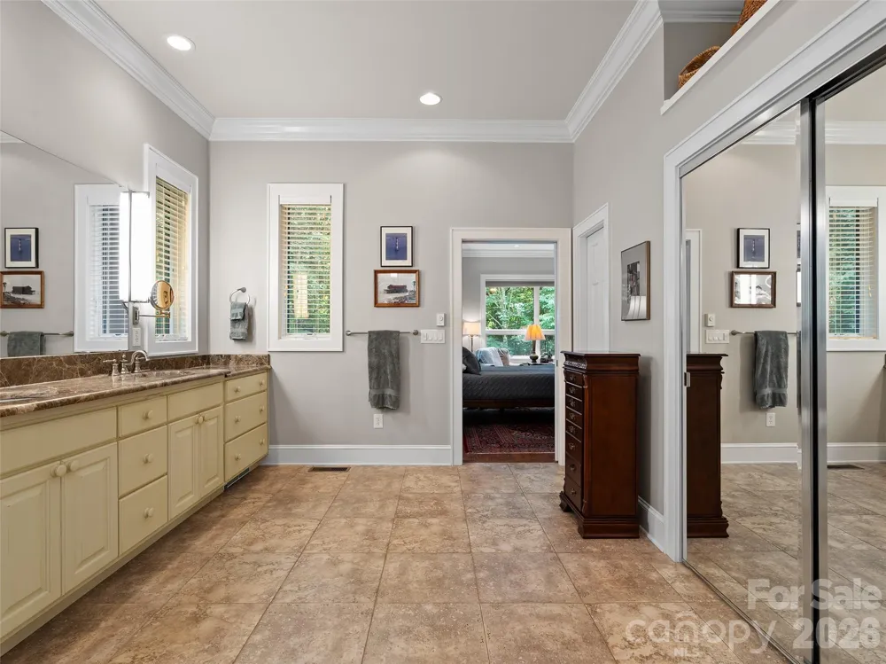 515 Flying Hawk Trail Waynesville, NC 28786
