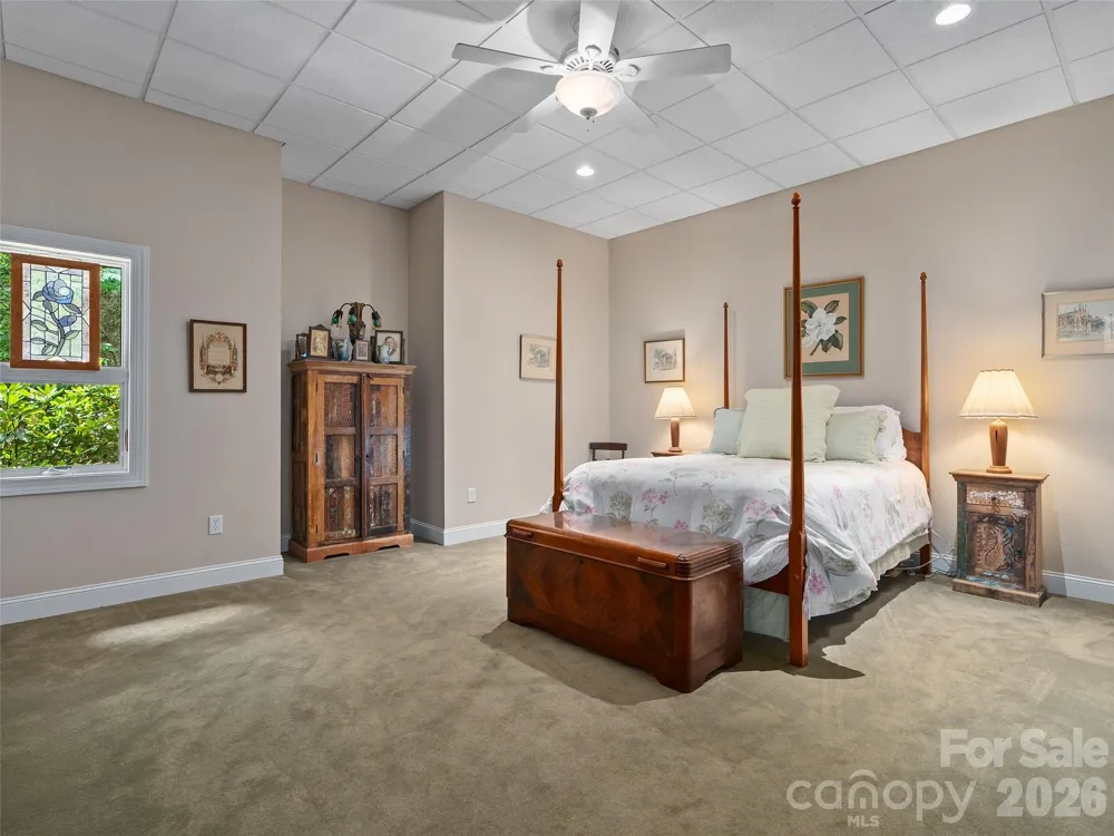 515 Flying Hawk Trail Waynesville, NC 28786