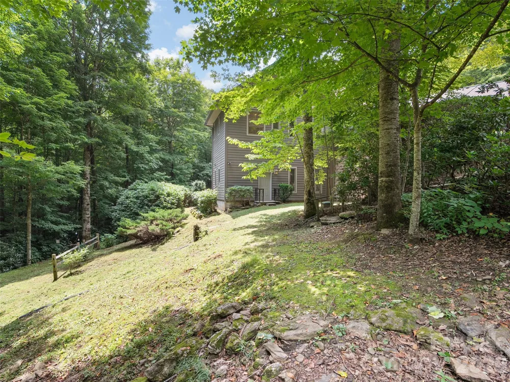 515 Flying Hawk Trail Waynesville, NC 28786