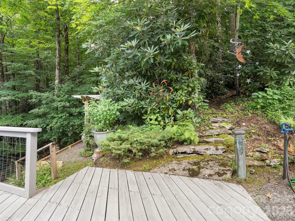 515 Flying Hawk Trail Waynesville, NC 28786