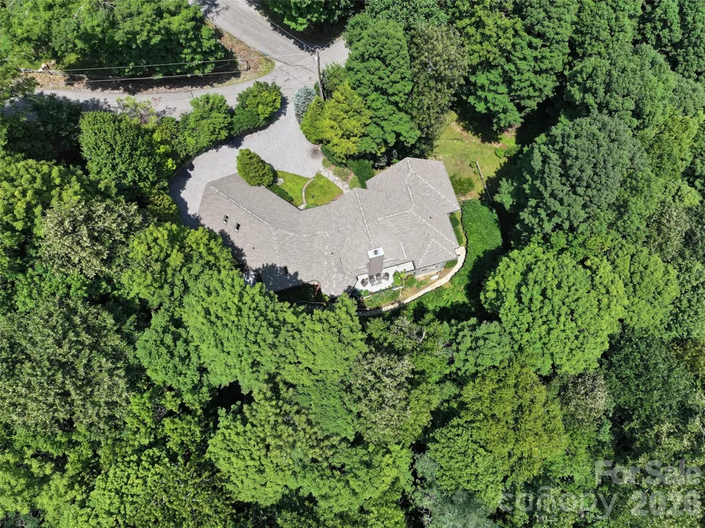 515 Flying Hawk Trail Waynesville, NC 28786