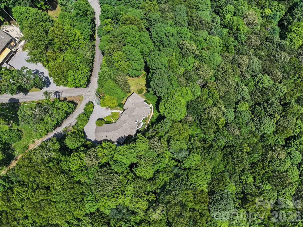 515 Flying Hawk Trail Waynesville, NC 28786