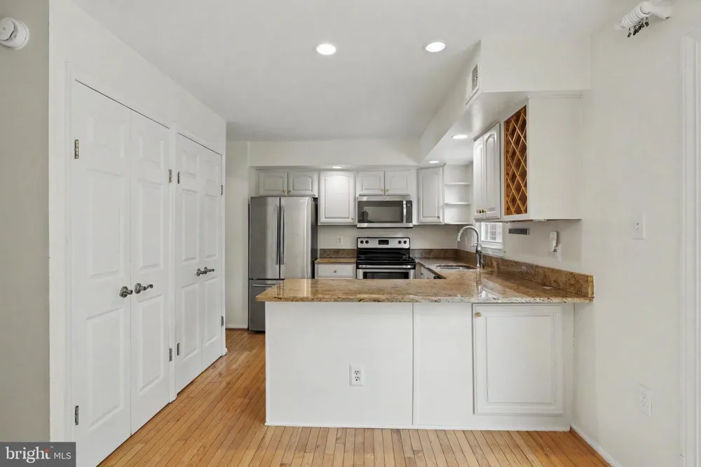 5426 CABOT RIDGE COURT Fairfax, VA 22032