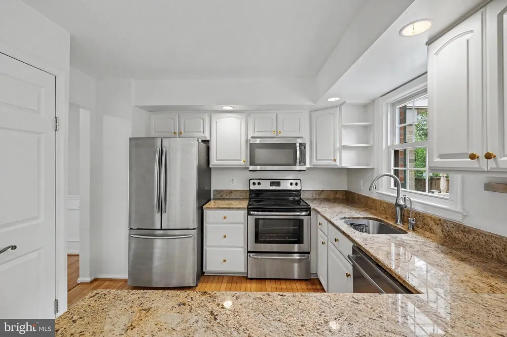 5426 CABOT RIDGE COURT Fairfax, VA 22032