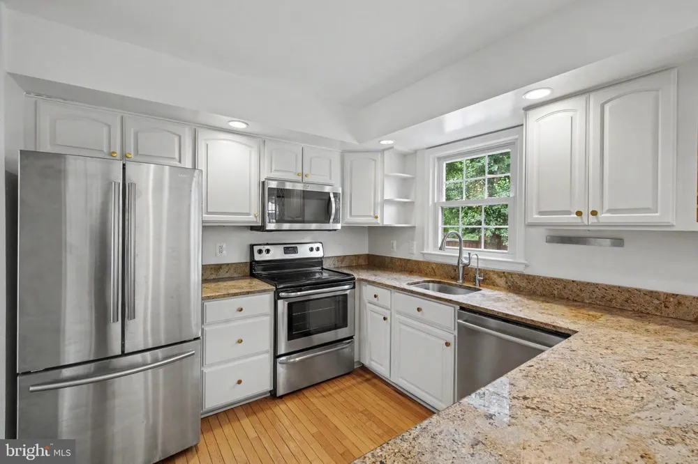 5426 CABOT RIDGE COURT Fairfax, VA 22032