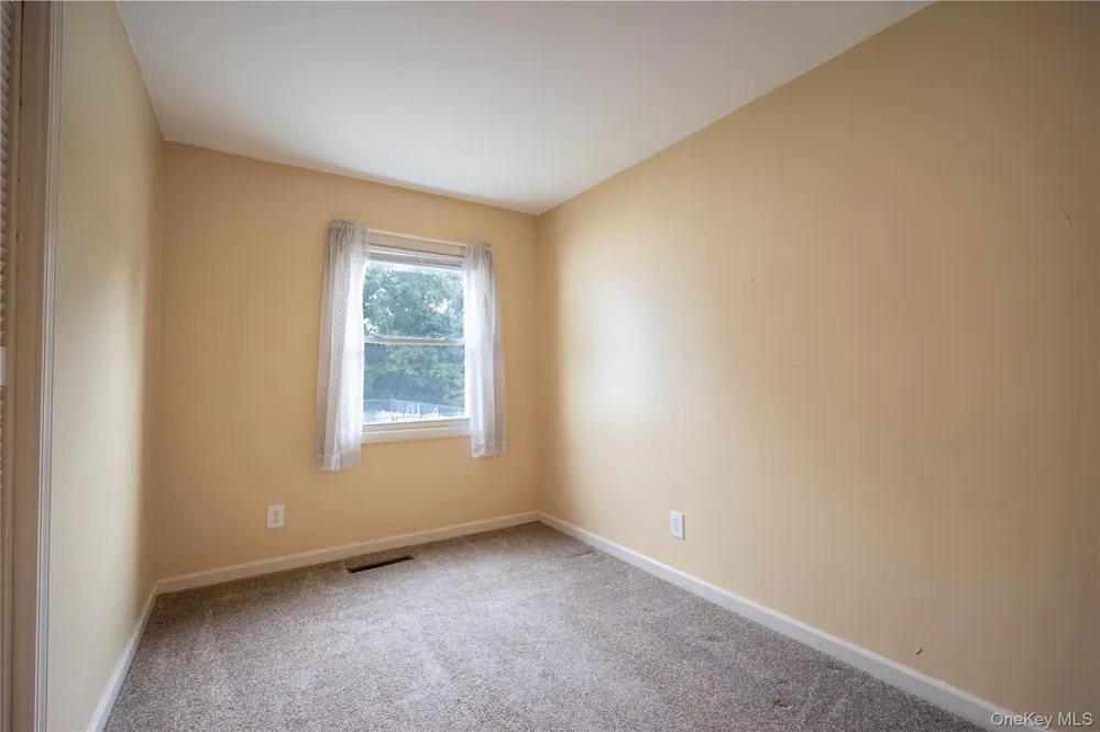 32 Peter Cooper Drive Poughkeepsie, NY 12601