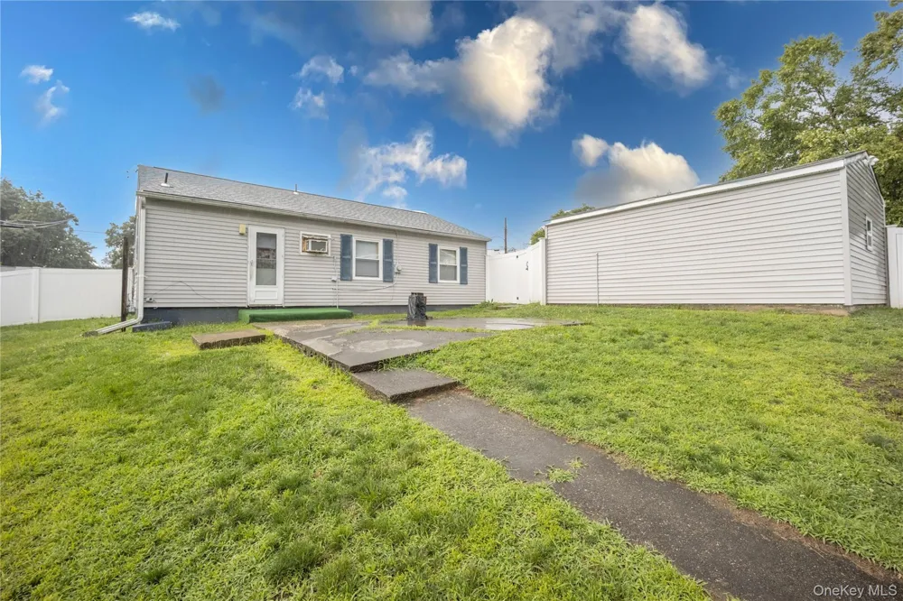 32 Peter Cooper Drive Poughkeepsie, NY 12601