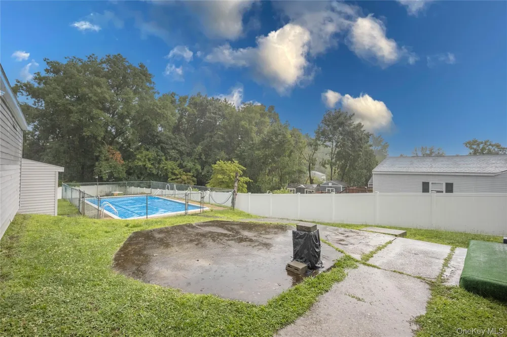 32 Peter Cooper Drive Poughkeepsie, NY 12601