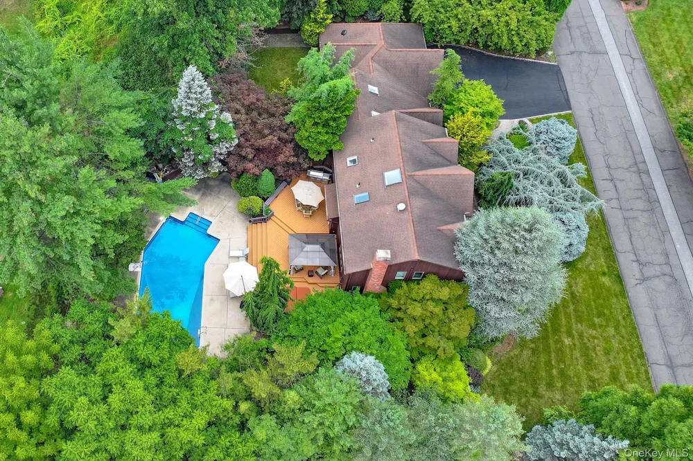 17 Snowdrop Drive New City, NY 10956