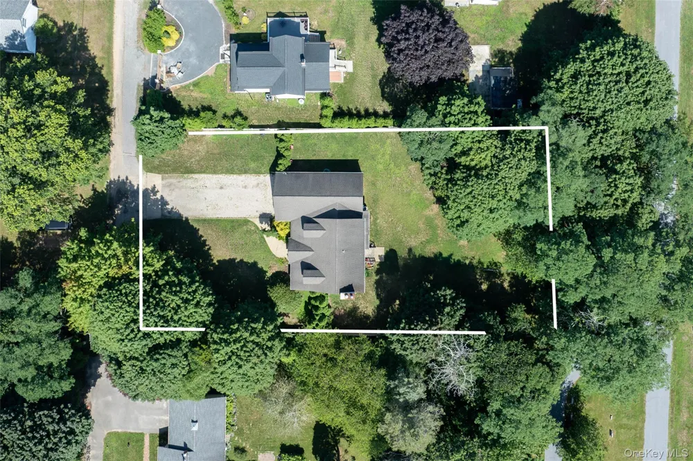 345 Cemetery Road East Marion, NY 11939