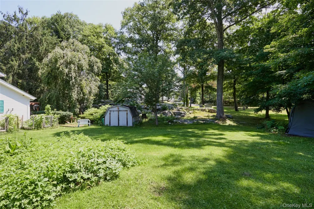 140 Nardin Road Lake Peekskill, NY 10537