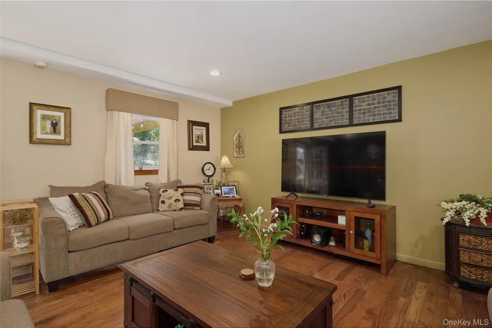 140 Nardin Road Lake Peekskill, NY 10537