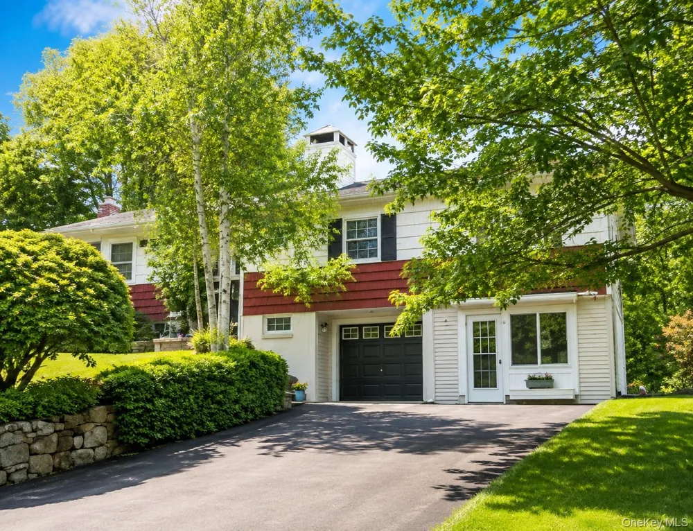 1 Hendrie Dr Extension Call Listing Agent, CT 06870
