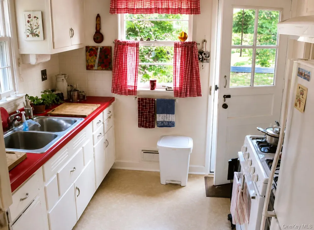 1 Hendrie Dr Extension Call Listing Agent, CT 06870