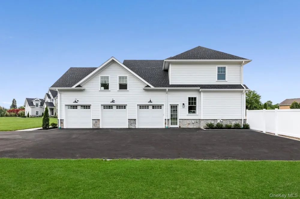 2 D'Amico Court Melville, NY 11747