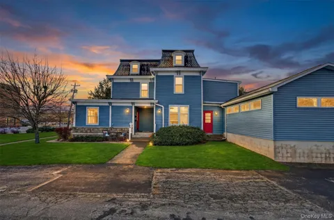 12 Scotchtown Avenue