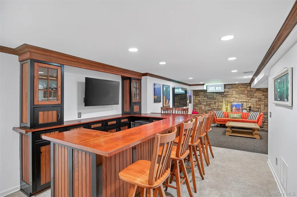 7 Huntington Connecticut Lane New Fairfield, CT 06812