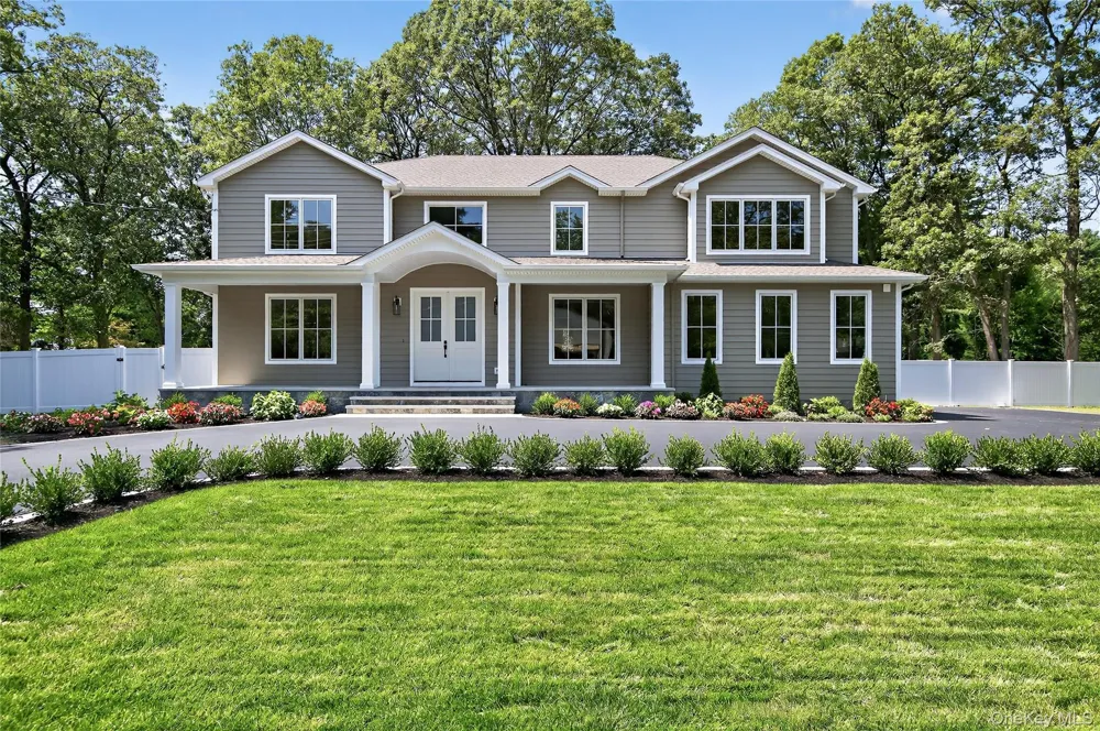 654 Caledonia Road Dix Hills, NY 11746