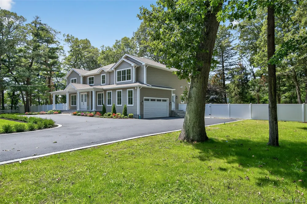 654 Caledonia Road Dix Hills, NY 11746