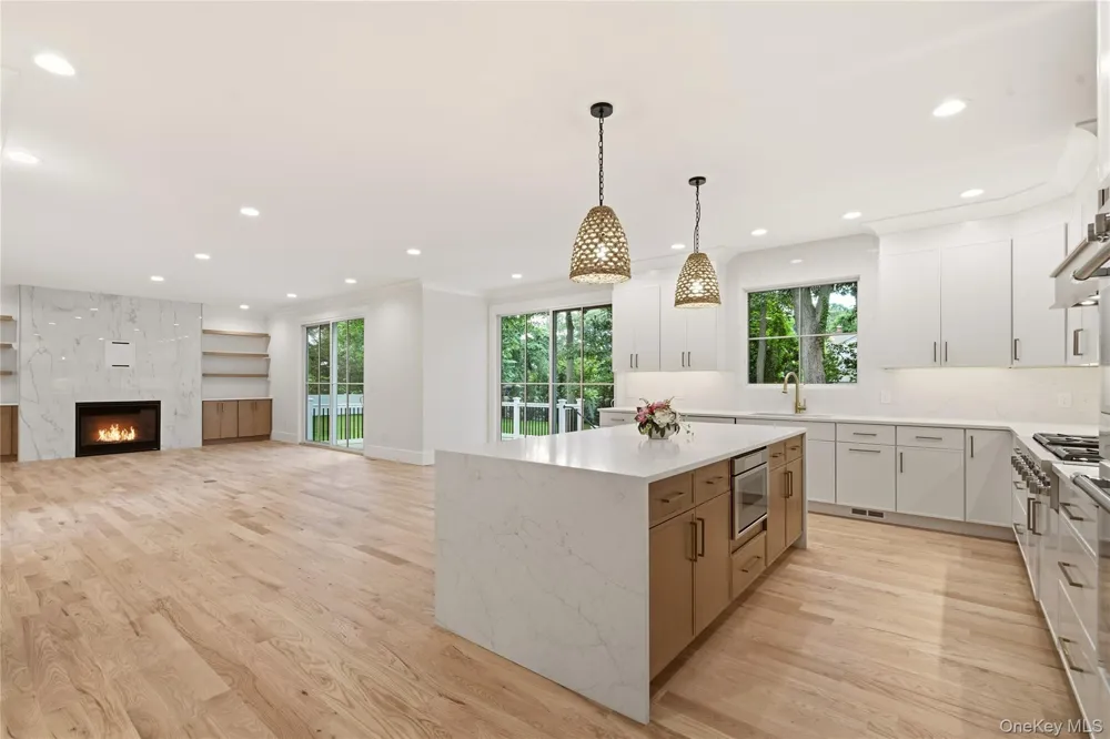 654 Caledonia Road Dix Hills, NY 11746