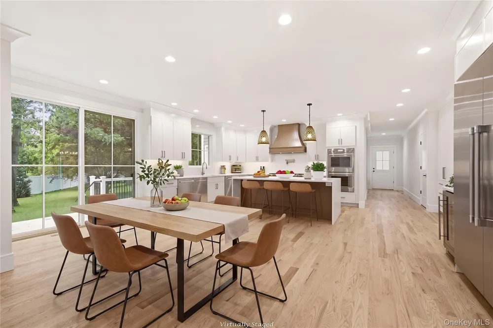 654 Caledonia Road Dix Hills, NY 11746