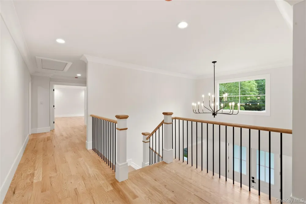 654 Caledonia Road Dix Hills, NY 11746