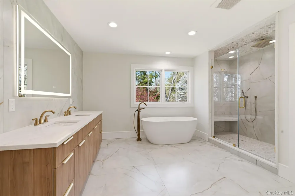 654 Caledonia Road Dix Hills, NY 11746