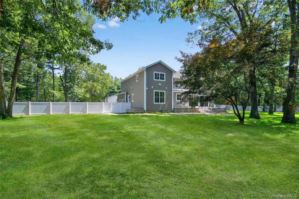 654 Caledonia Road Dix Hills, NY 11746