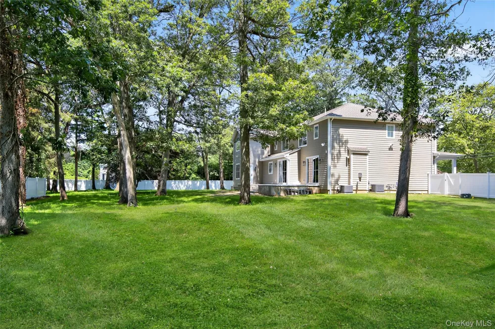 654 Caledonia Road Dix Hills, NY 11746