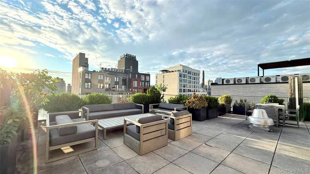 251 1st Street #4A Brooklyn, NY 11215