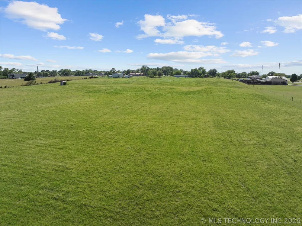 6892 Meridian Road Ardmore, OK 73401