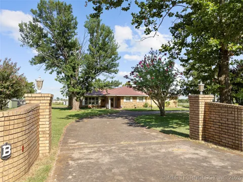 6892 Meridian Road
