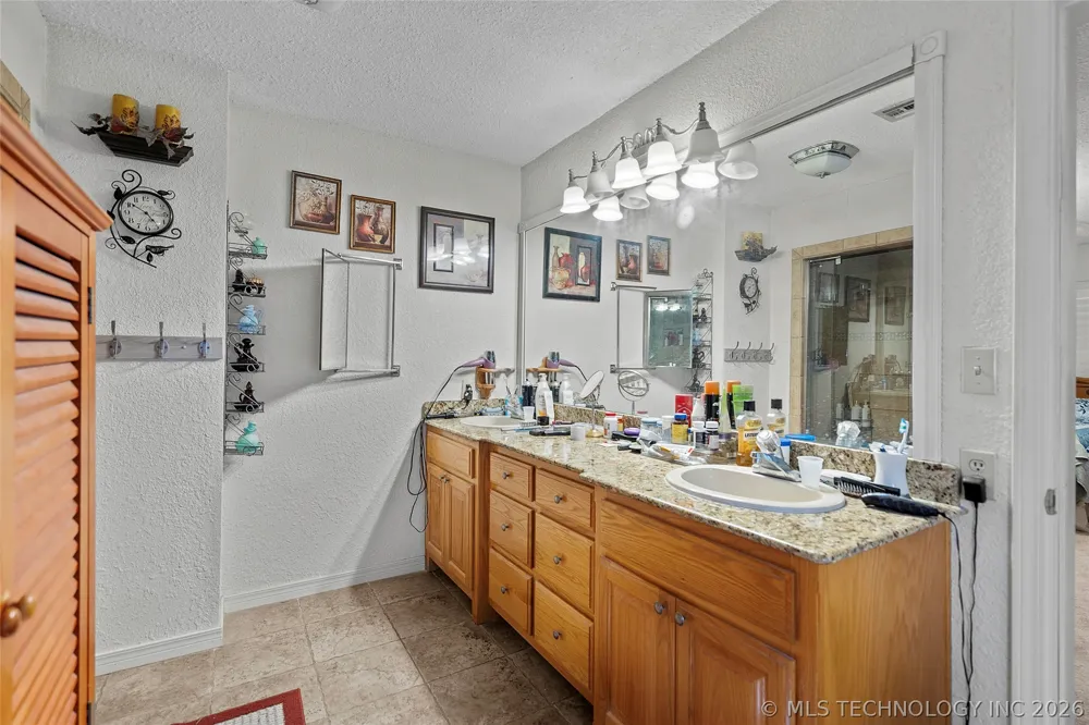 6892 Meridian Road Ardmore, OK 73401