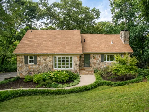 1107 River Hills Drive